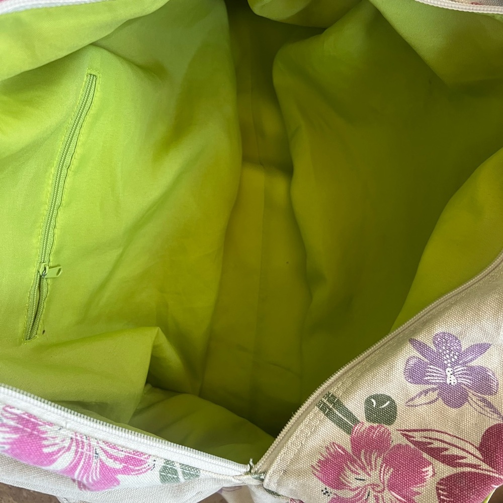 Down Under Floral Tote Zipper Closure, Side, Inside and Front Pockets - Picture 5 of 10
